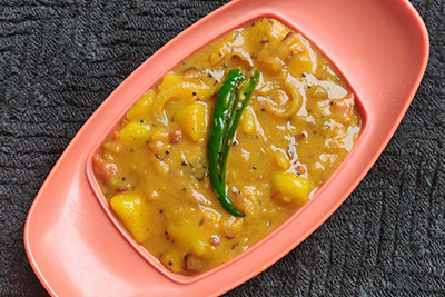 Indian ragda pattice with chutneys