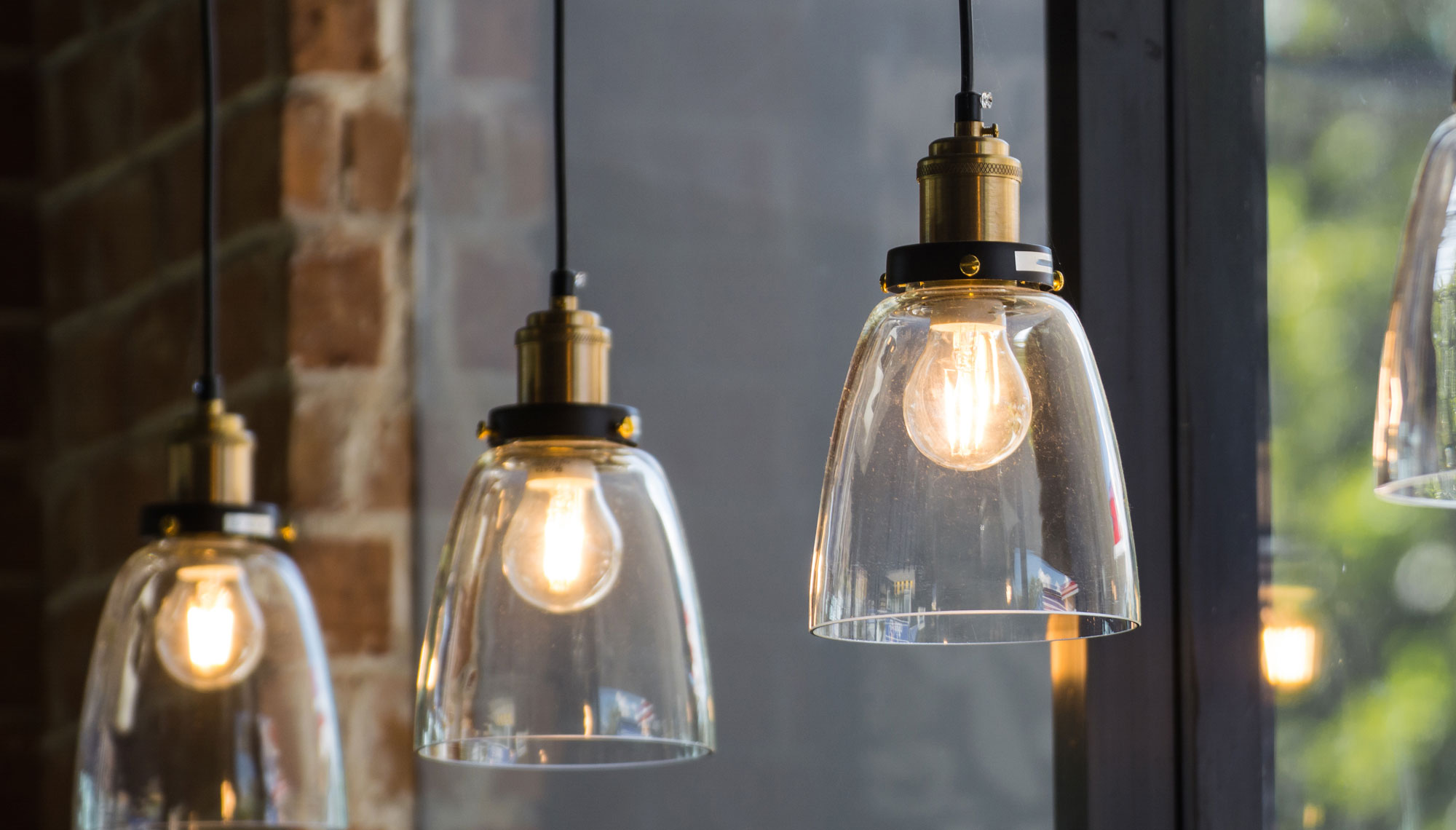 Các bóng đèn trang trí treo trần nhà