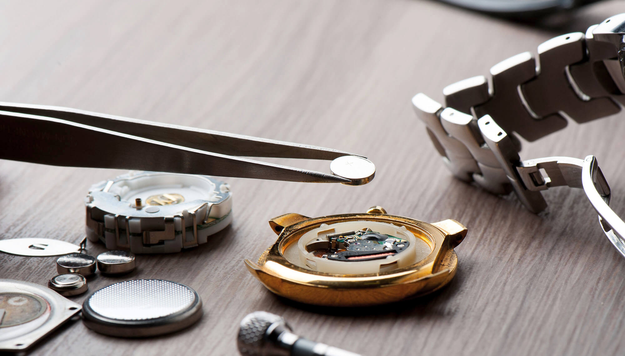 Cấu trúc, linh kiện đồng hồ đeo tay