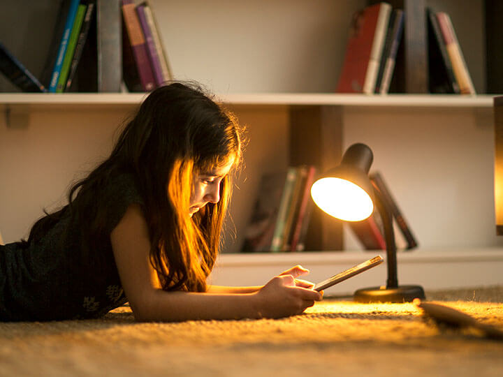 Đèn bàn truyền thống