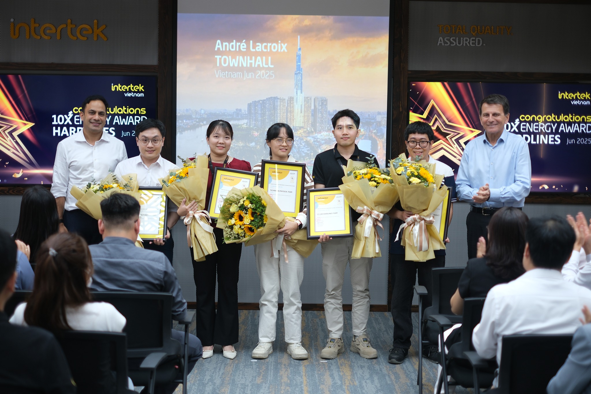 le trao giai nhan vien xuat sac Intertek 8